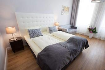 Hotel Rheinischer Hof - Huoneet