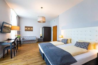 Hotel Rheinischer Hof - Huoneet