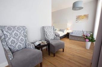 Hotel Rheinischer Hof - Huoneet