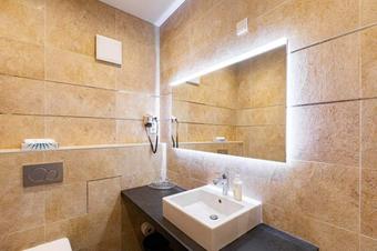 Hotel Rheinischer Hof - Bathroom