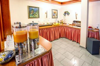 Hotel Am Schelztor - Breakfast room