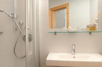 Residence - Hotel Alpinum - Bathroom