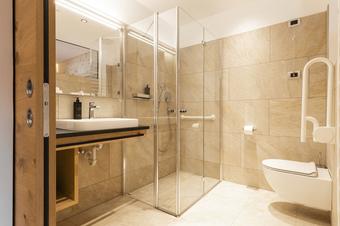 Hotel Goldener Adler - Bathroom