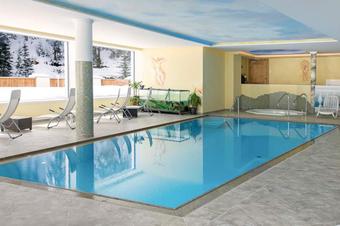 Hotel Schwarzenbach - 游泳池