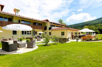 Hotel-Restaurant-Cafe Friedenseiche - κήπος