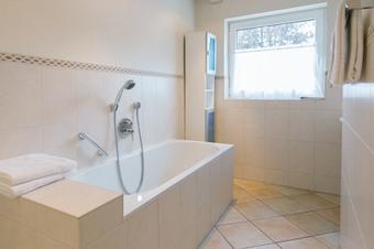 Ferienwohnungen W&ouml;rz - Bathroom