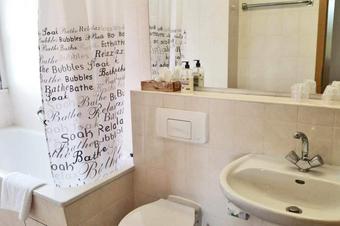 Hotel Hasen - Bathroom