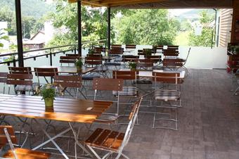Hotel Gasthof Zur Krone - Bar con tavolini all' aperto