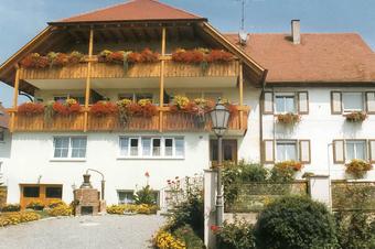 Pension Gästehaus Model - buitenkant