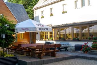 Gasthaus Lockwitzgrund Hotel & Restaurant - Bar con tavolini all' aperto