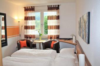 Rhöngasthof Zur Linde & Ferien-Appartements Rhönsicht - Δωμάτιο