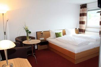 Rhöngasthof Zur Linde & Ferien-Appartements Rhönsicht - Δωμάτιο