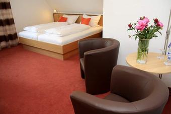 Rhöngasthof Zur Linde & Ferien-Appartements Rhönsicht - Δωμάτιο