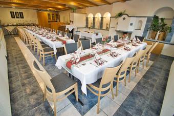 Rhöngasthof Zur Linde & Ferien-Appartements Rhönsicht - Χώρος ημερίδων