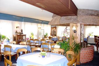 Hotel und Restaurant Teestube am Seedeich & Harlekin-Pub - Restavracija