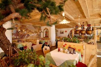 Alpengasthof Gröbl-Alm 1010m - מסעדה