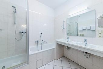 Hotel Krone - Bathroom