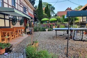 Hotel Gasthof Pension Eichenhof - пивная с садом