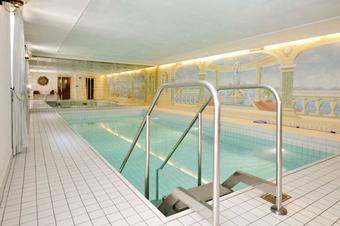 Hotel Quellenhof - Swimming pool