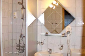 Hotel Pension Balkan - Bathroom