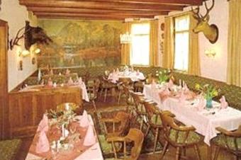 Gasthof Zum Hirsch -329 Jahre Tradition- - Restauracja