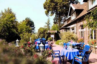 Hotel Landgasthaus Wermelt - Bar con tavolini all' aperto