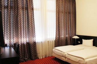 Aariana Hotel - Room