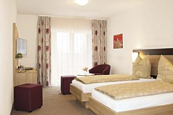 Hotel zum Hirsch - Room