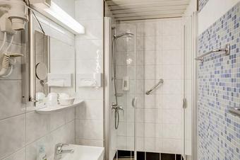 Hotel Gästehaus Centro - Bathroom
