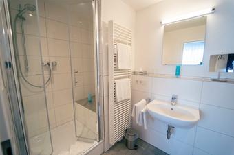 Hotel Well - Bathroom