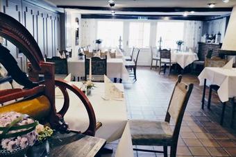 Osterkrug Treia Hotel · Landgasthof - レストラン