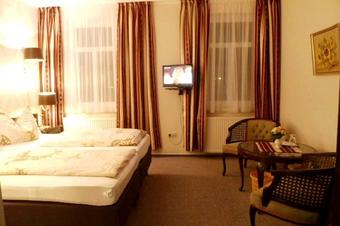 Hotel Goldener Adler - Room