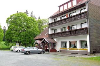 Hotel Zum Forsthaus - 停车场