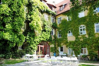 Hotel Schloss Sindlingen - пивная с садом