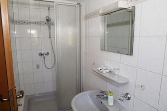 Gasthof Pension Odenwald - Bathroom