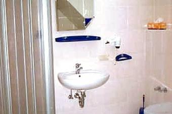 Gasthof Zur Traube - Bathroom