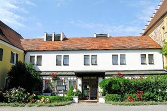 Schlo&szlig;-Hotel Hirschau - Vu d'ext&eacute;rieur