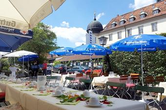 Klosterwirtschaft Pielenhofen - Bar con tavolini all' aperto