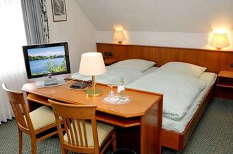 Hotel Zum Schänzchen - חדר
