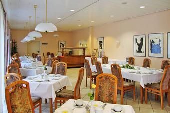 Hotel Restaurant Waldschl&ouml;&szlig;chen - Sn&iacute;daňov&aacute; m&iacute;stnost