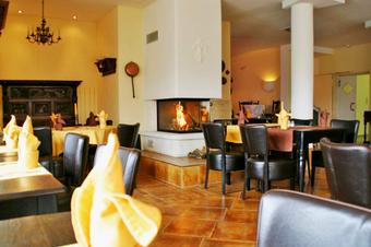 Hotel Restaurant Waldschl&ouml;&szlig;chen - Restaurace