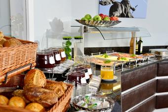 Hotel UHU K&ouml;ln - &Alpha;ί&theta;&omicron;&upsilon;&sigma;&alpha; &pi;&rho;&omega;ϊ&nu;&omicron;ύ