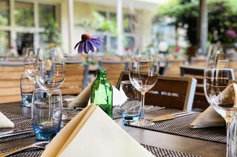 Hotel-Restaurant Felmis Nichtraucherhaus - Bar con tavolini all' aperto