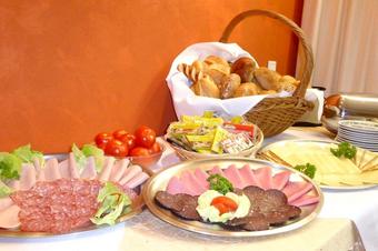 Hotel Restaurant Haus Rameil - Αίθουσα πρωϊνού