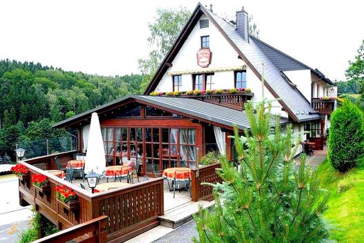 Gasthof u. Pension Waldeck - Outside