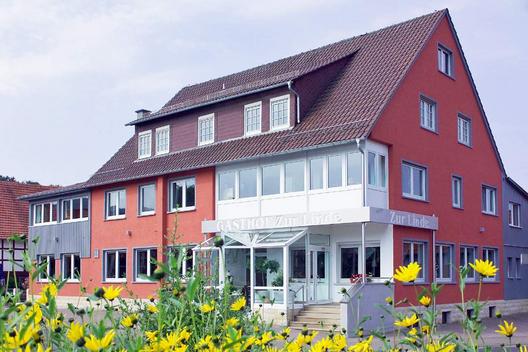 Rhöngasthof Zur Linde & Ferien-Appartements Rhönsicht - Vista exterior