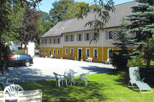 Schloss Issigau Hotel & Campingplatz - Ulkonäkymä