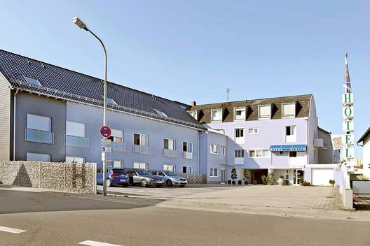 Hotel zum Hirsch - Outside