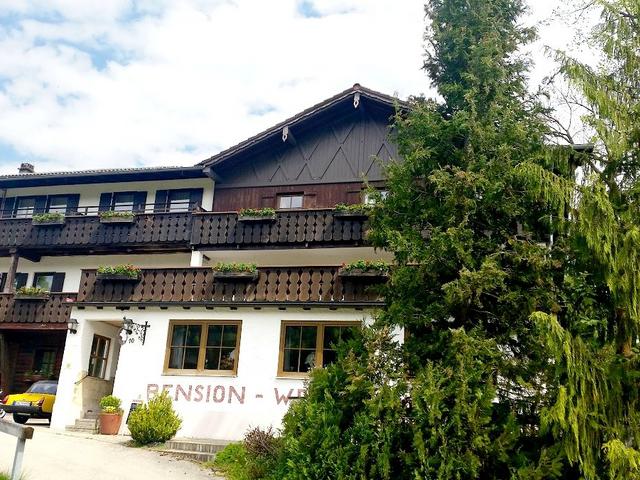 Pension Wei&szlig;er Hirsch - Aussenansicht