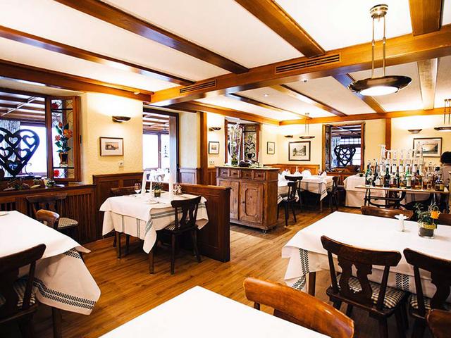 Hotel Adler B&auml;rental - Restoran
